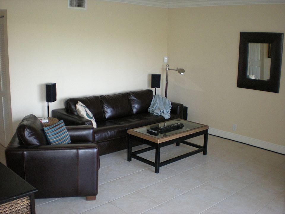 1st image of 1494 The Pointe Dr