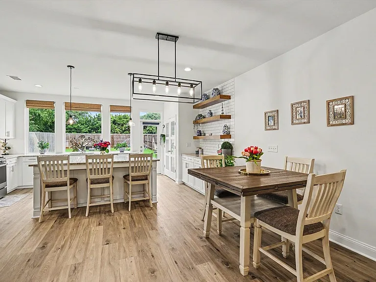 414 Grand Oaks Rd — Photo 17
