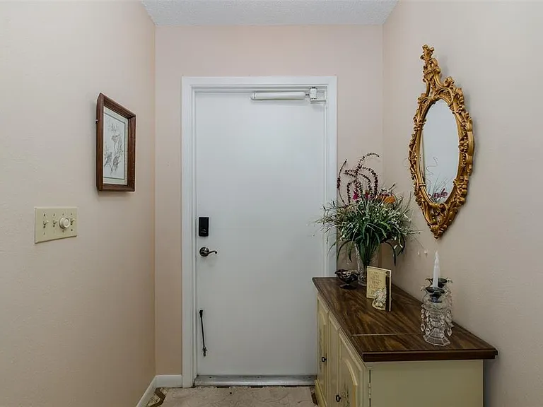 8015 San Fernando Dr — Photo 22