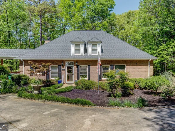 520 Foxy Ln, Martin, GA 30557