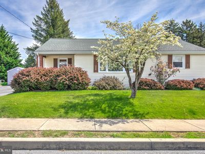 6147 Carpenter St, East Petersburg, PA, 17520