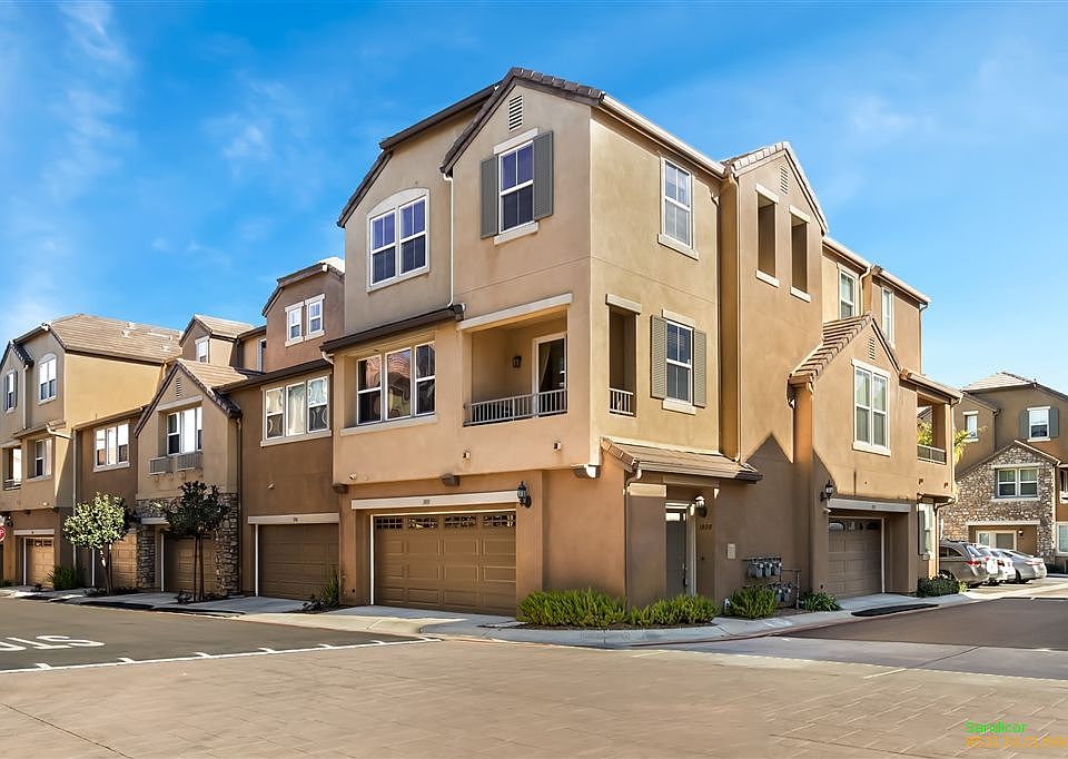 2nd image of 1808 Clare Ln