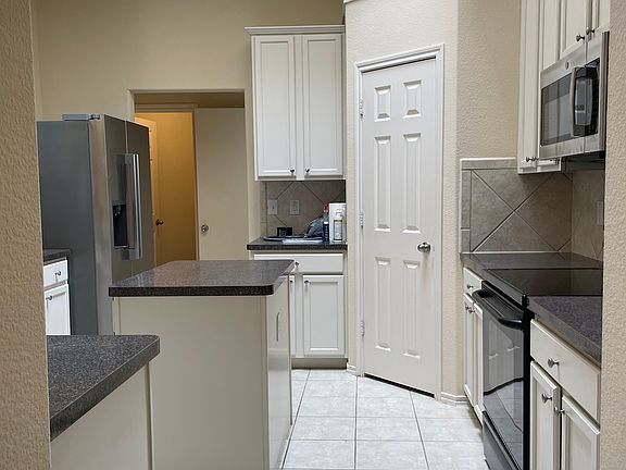 4th image of 716 Mistymoor Ln