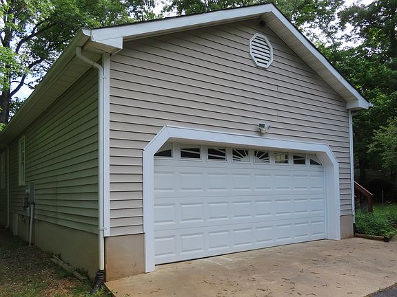 8-garage_4_10032024