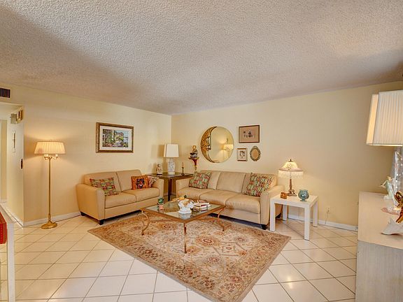 5th image of 412 Normandy Ln #I