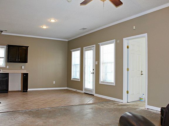 5th image of 217 Karen Dr