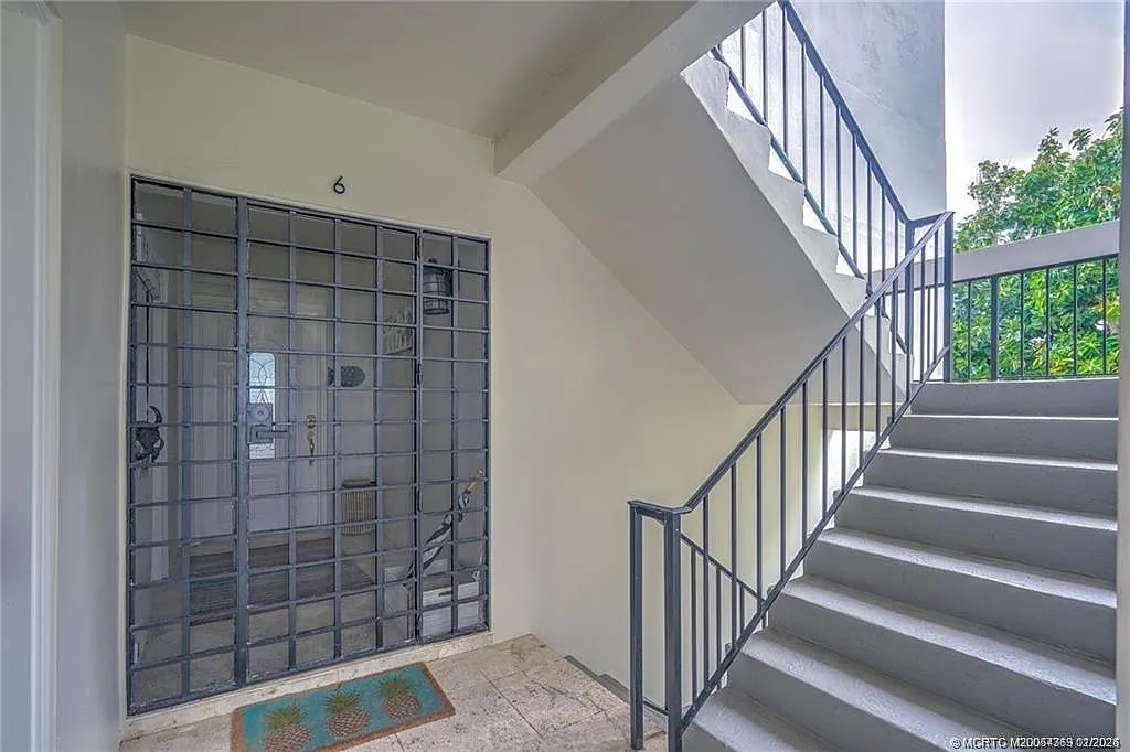 2 bed, 2.0 bath, 1360 sqft, $4,000 — Photo 4