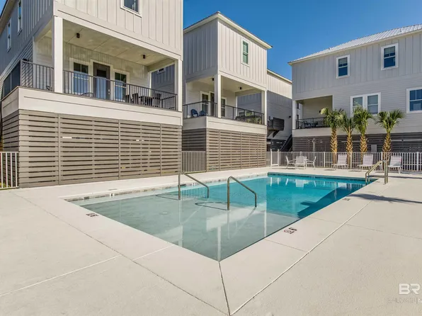 115 W 10th St #J, Gulf Shores, AL 36542