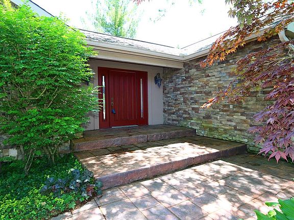 2nd image of 8407 Heritage Dr