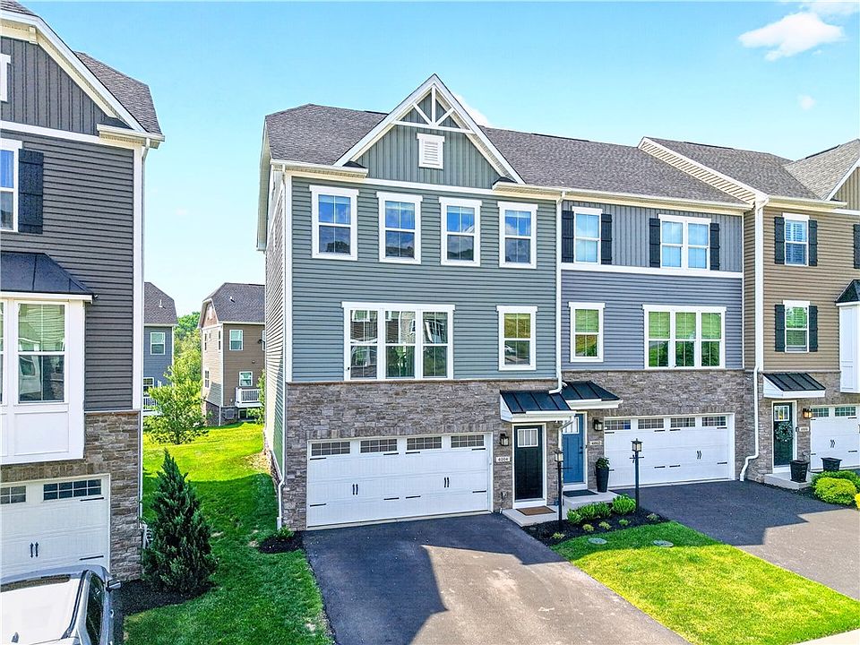 1st image of 4004 Crown Dr