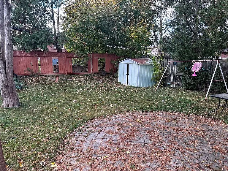 10 Aloma Cres — Photo 20