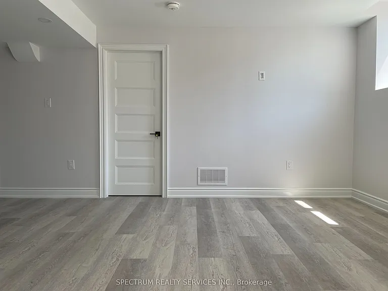 27 Yale Dr #BASEMENT — Photo 10
