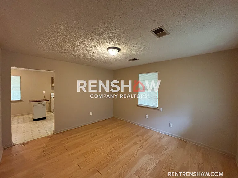 3257 Garver Rd — Photo 2
