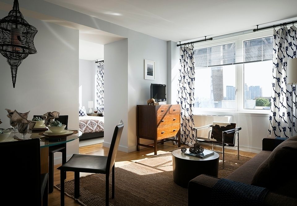 1st image of 405 Main St APT 6U