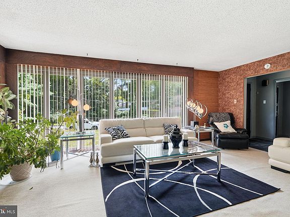 5th image of 1028 Arboretum Rd