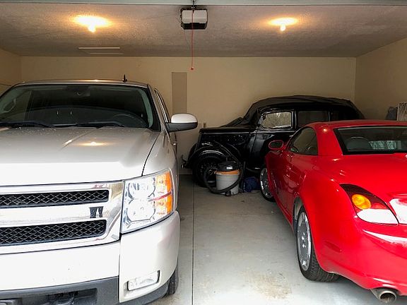 3rd image of 3051 Williams Creek Dr