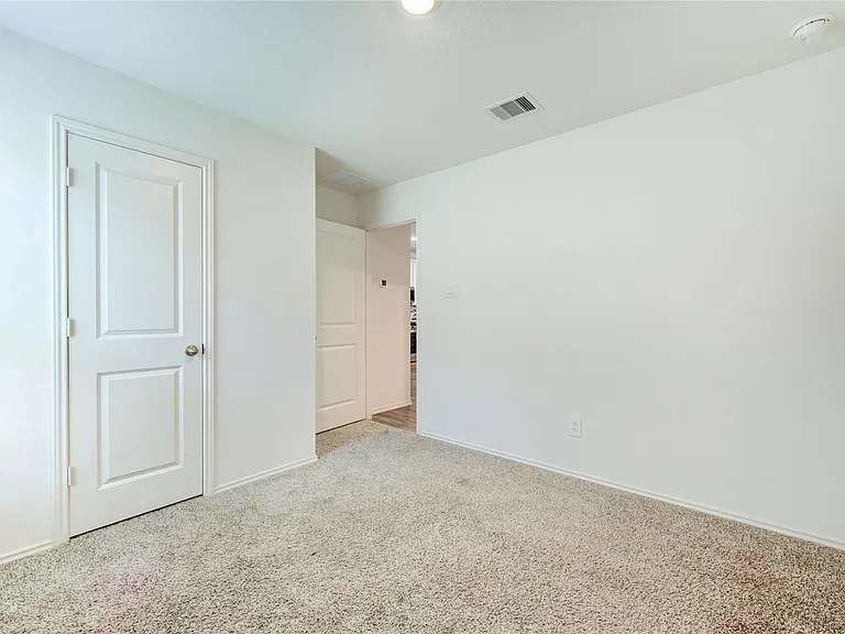 4306 Zeke Estates Ln — Photo 6
