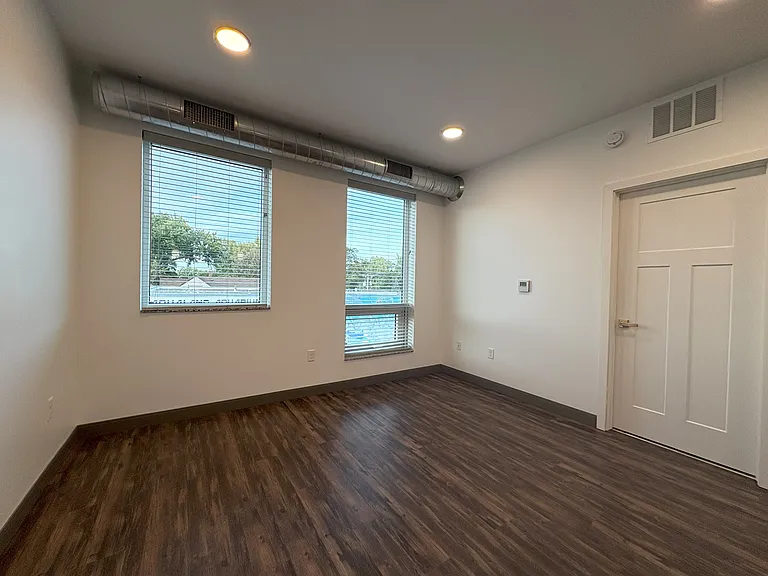 The Pearl Apartments — Photo 32