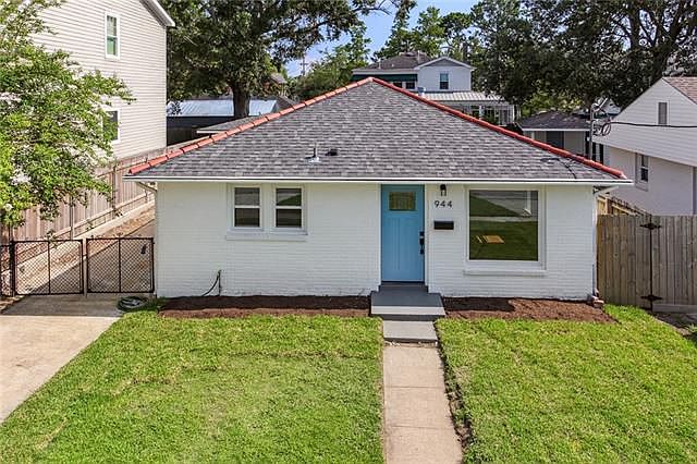 1st image of 944 Florida Blvd