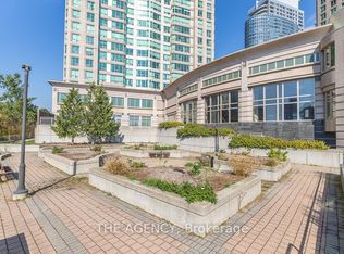 18 Lee Centre Dr #903, Toronto, ON M1H 3H5
