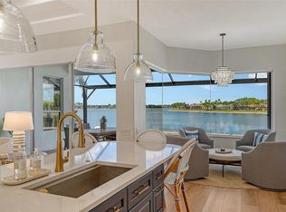 6619 Waters Edge Way, Lakewood Ranch, FL 34202