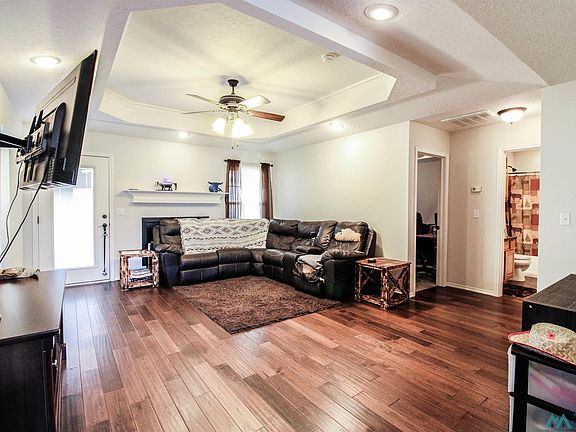 3rd image of 2225 Boxwood Cir