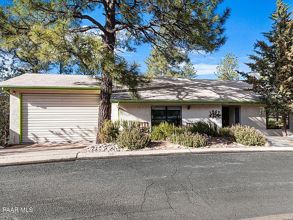 3rd image of 1047 Hyland Cir