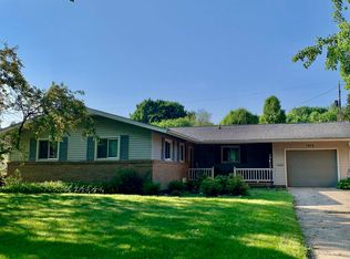 1915 Ivy Ln, Midland, MI 48642