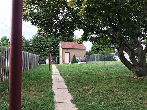 5th image of 505 E Locust St