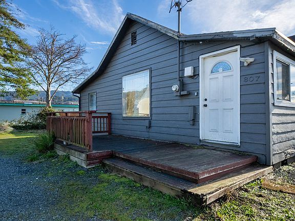 2nd image of 807 Garibaldi Ave