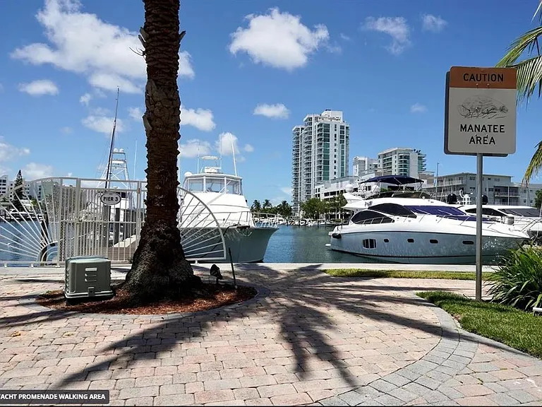 7900 Harbor Island Dr #601 — Photo 8