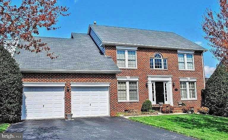 1st image of 2425 Hunters Chase Ct