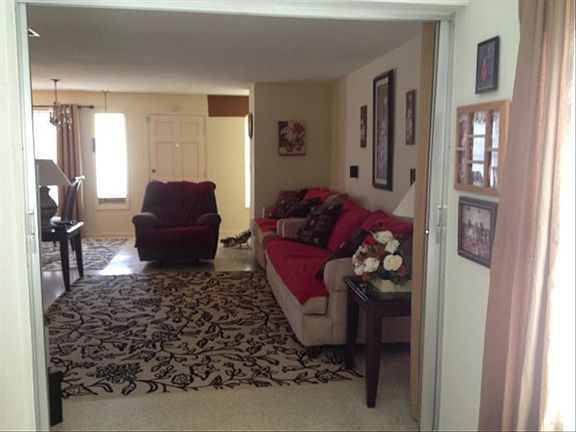 3rd image of 1510 Simmons Dr