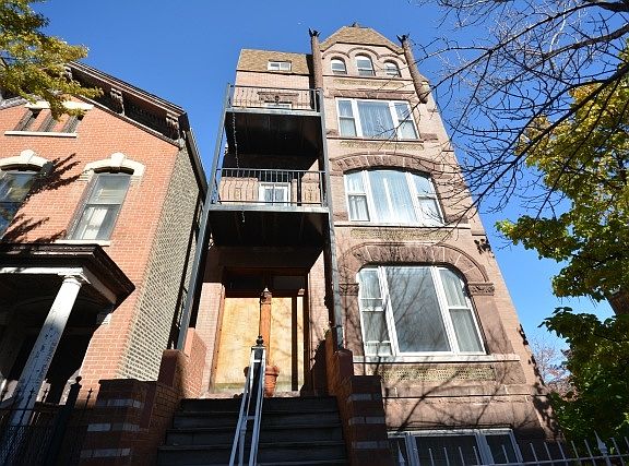 3rd image of 1368 W Evergreen Ave APT 4M