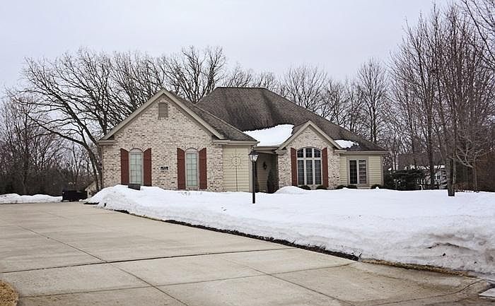 1st image of N73W24383 Deer Haven Ct