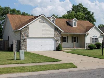 210 Lake Vista Dr, Porter, IN, 46304