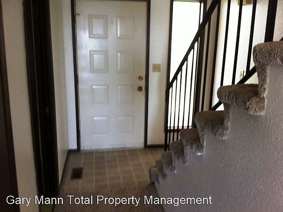 2nd image of 1422 S Division St APT B4