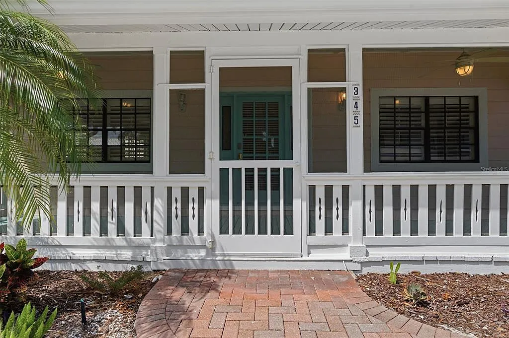 3 bed, 2.5 bath, 2240 sqft, $5,000 — Photo 4