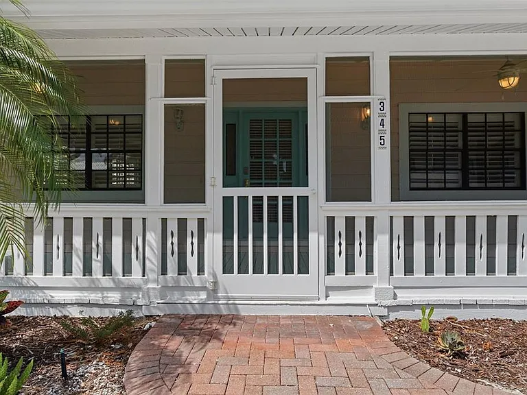 345 Bailey St — Photo 4