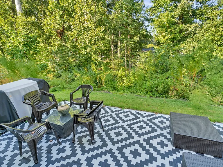 2113 Seneca Dr — Photo 33