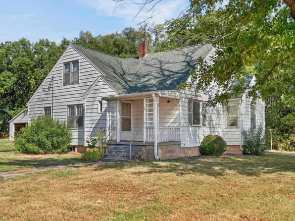 1145 State Road 14, Lyons, KS 67554