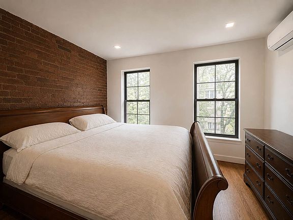 3rd image of 753 Putnam Ave #1