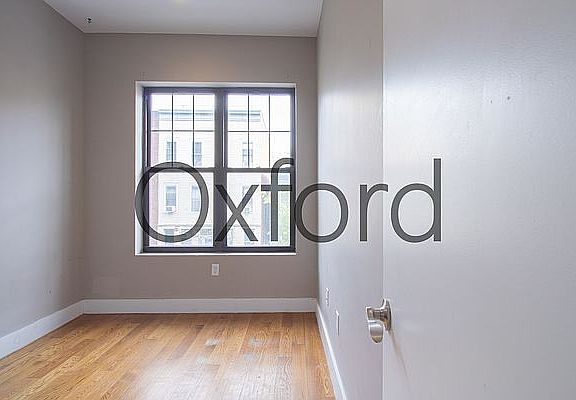5th image of 245 Jefferson St #2D