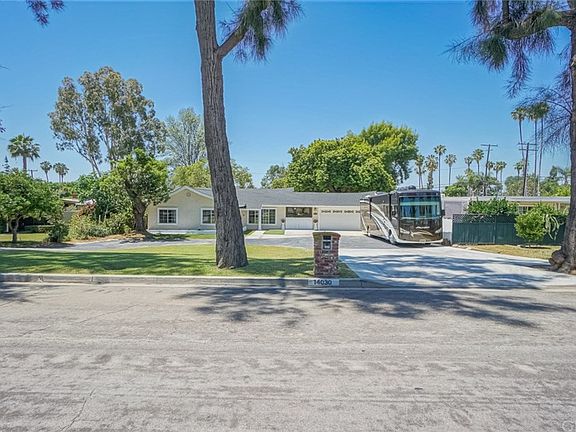 3rd image of 14030 Honeysuckle Ln