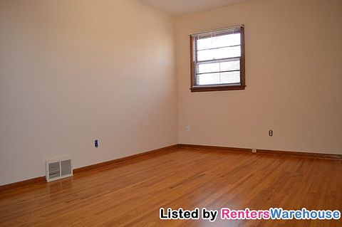 4th image of 4612 Washington St NE