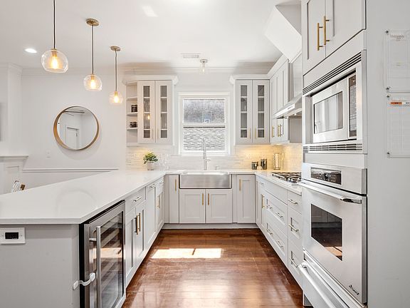 3rd image of 2219 N Campbell Ave #2S