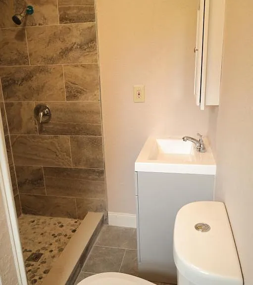 809 Adams St — Photo 18
