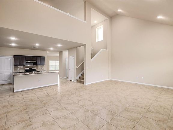 4th image of 2316 Bettylou Ln