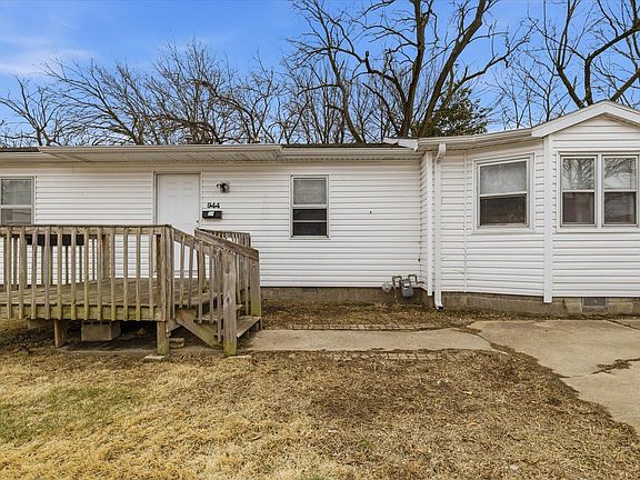 2nd image of 944 W Division Street