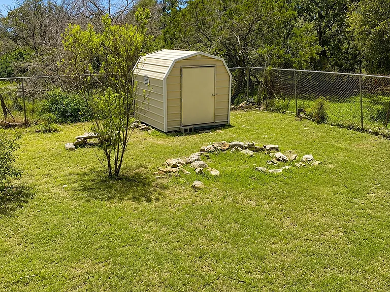 712 Fawn Dr — Photo 17